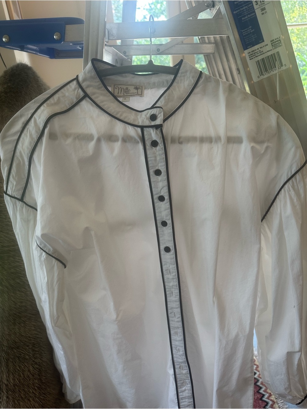 White Button-Front Contrast-Trim Blouse